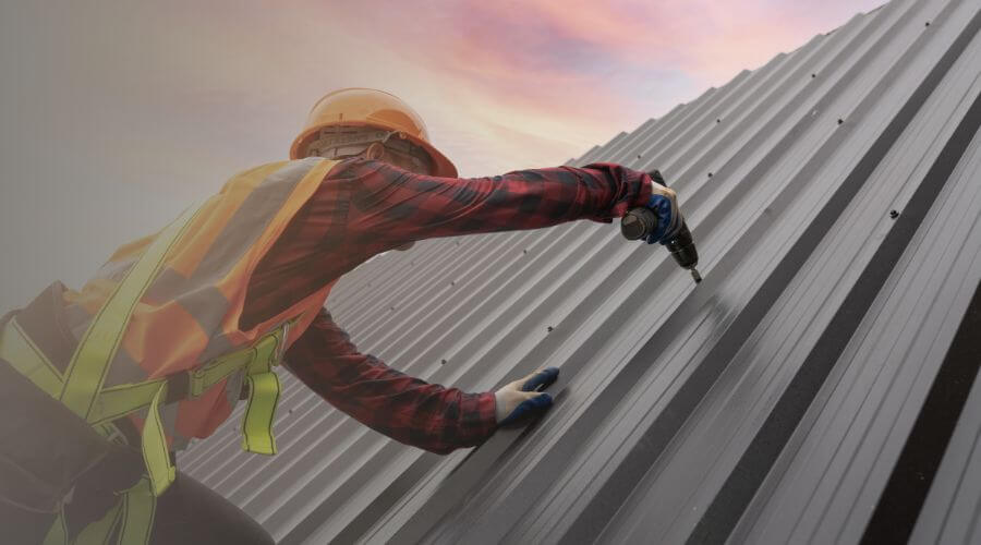 Professional gutter cleaning in Yankeetown, FL